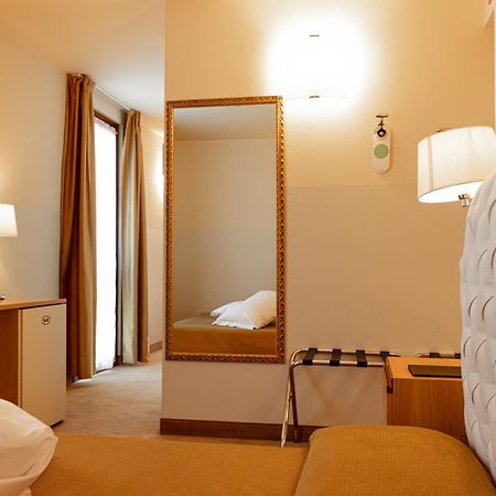 Hotel Dependance Silvestro ガルダ エクステリア 写真