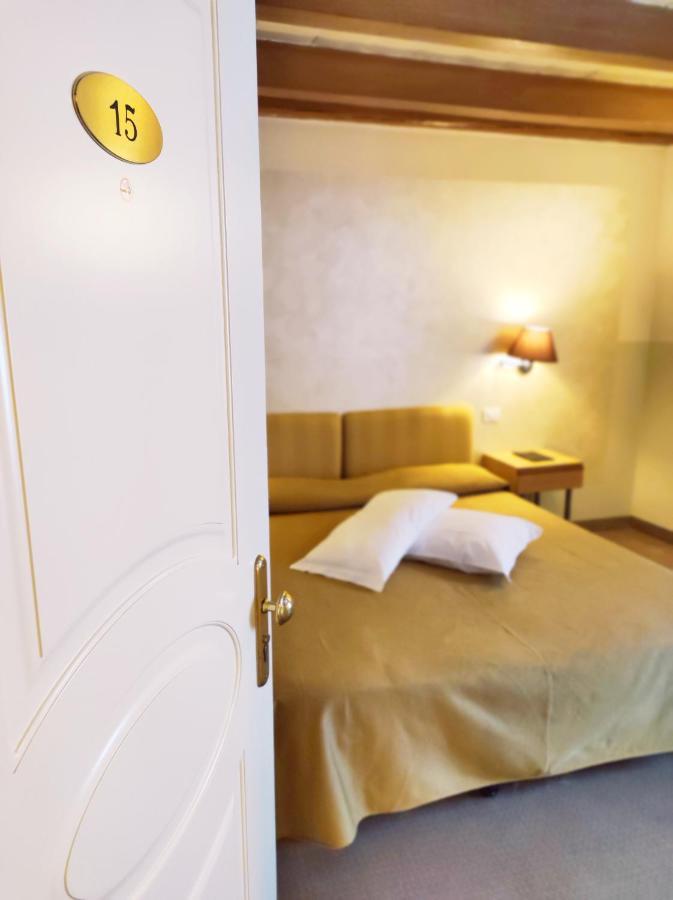 Hotel Dependance Silvestro ガルダ エクステリア 写真