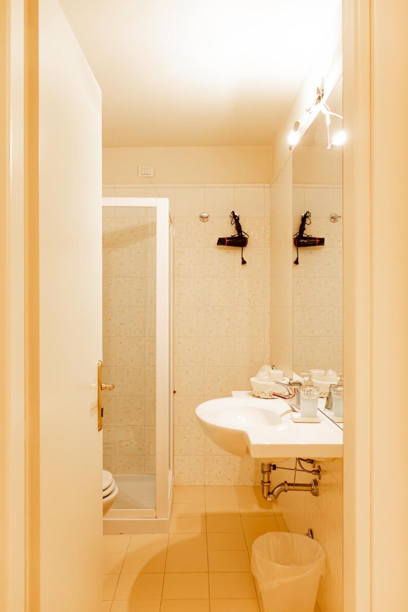 Hotel Dependance Silvestro ガルダ エクステリア 写真
